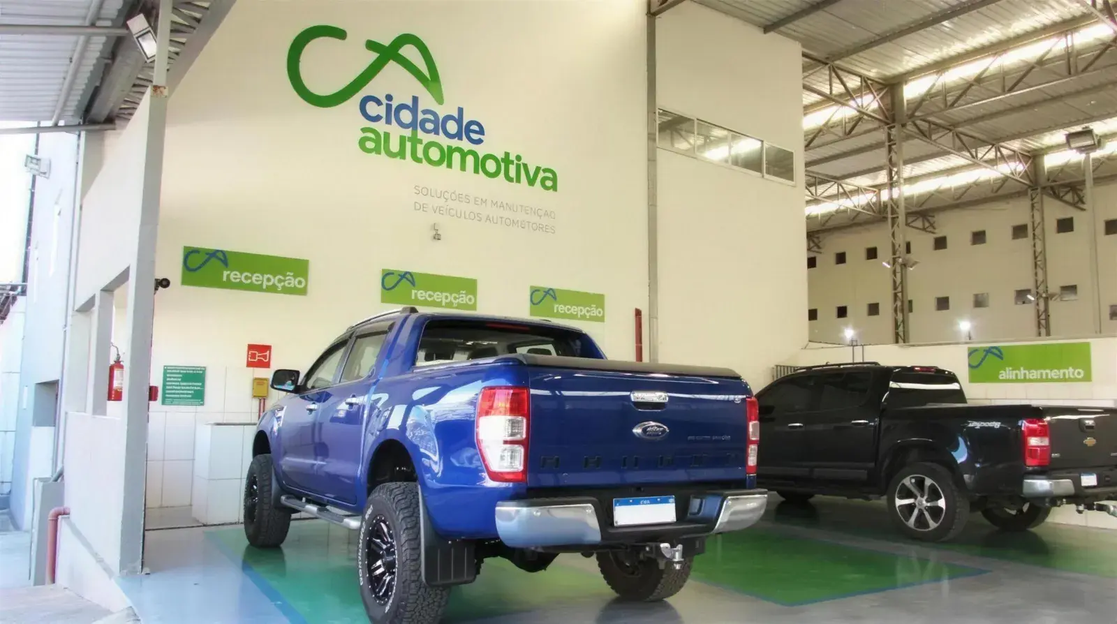 Recepção e equipe da Cidade Automotiva em Vespasiano